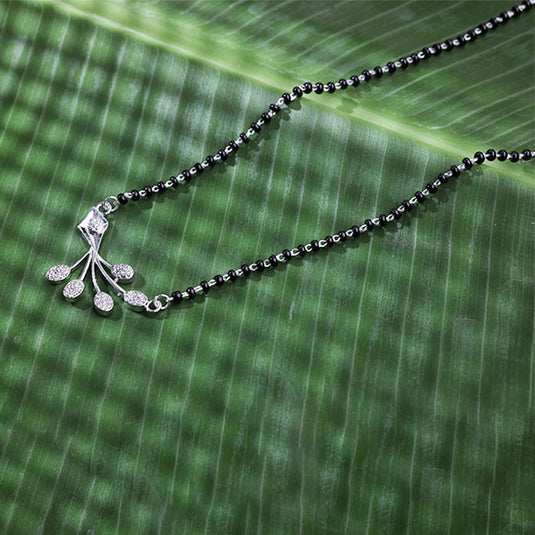 Curved Pendant Mangalsutra