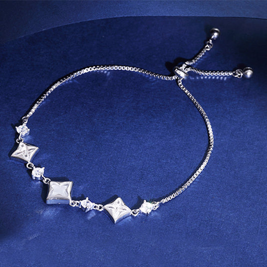 Round Bracelet with Star Beads