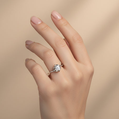 925 Silver Twisted Round Cut Ring