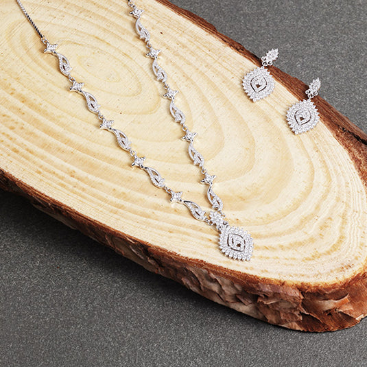 Layered Chain with Small Pendant Necklace