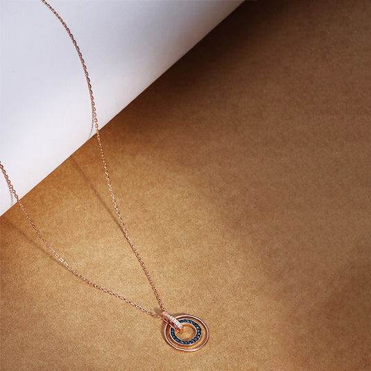 Minimal Oval Pendant Necklace