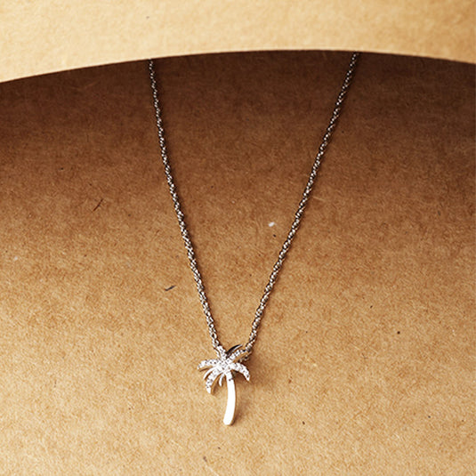 Minimal Cross Pendant Necklace