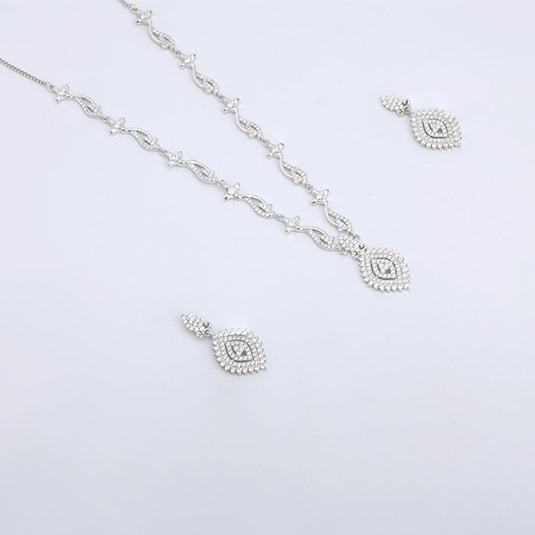 Layered Chain with Small Pendant Necklace